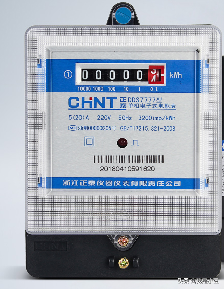 電工必備：?jiǎn)蜗嚯姳斫泳€(xiàn)圖，初學(xué)電工看了都會(huì )接，實(shí)物講解